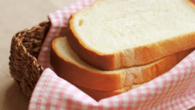 離乳食の食パンはいつからどう食べさせる おすすめメーカーと進め方 カモメモ